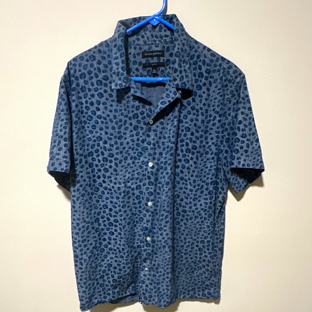 Banana Republic Men's XL Slim Blue Animal Print Cotton Point Collar Shirt